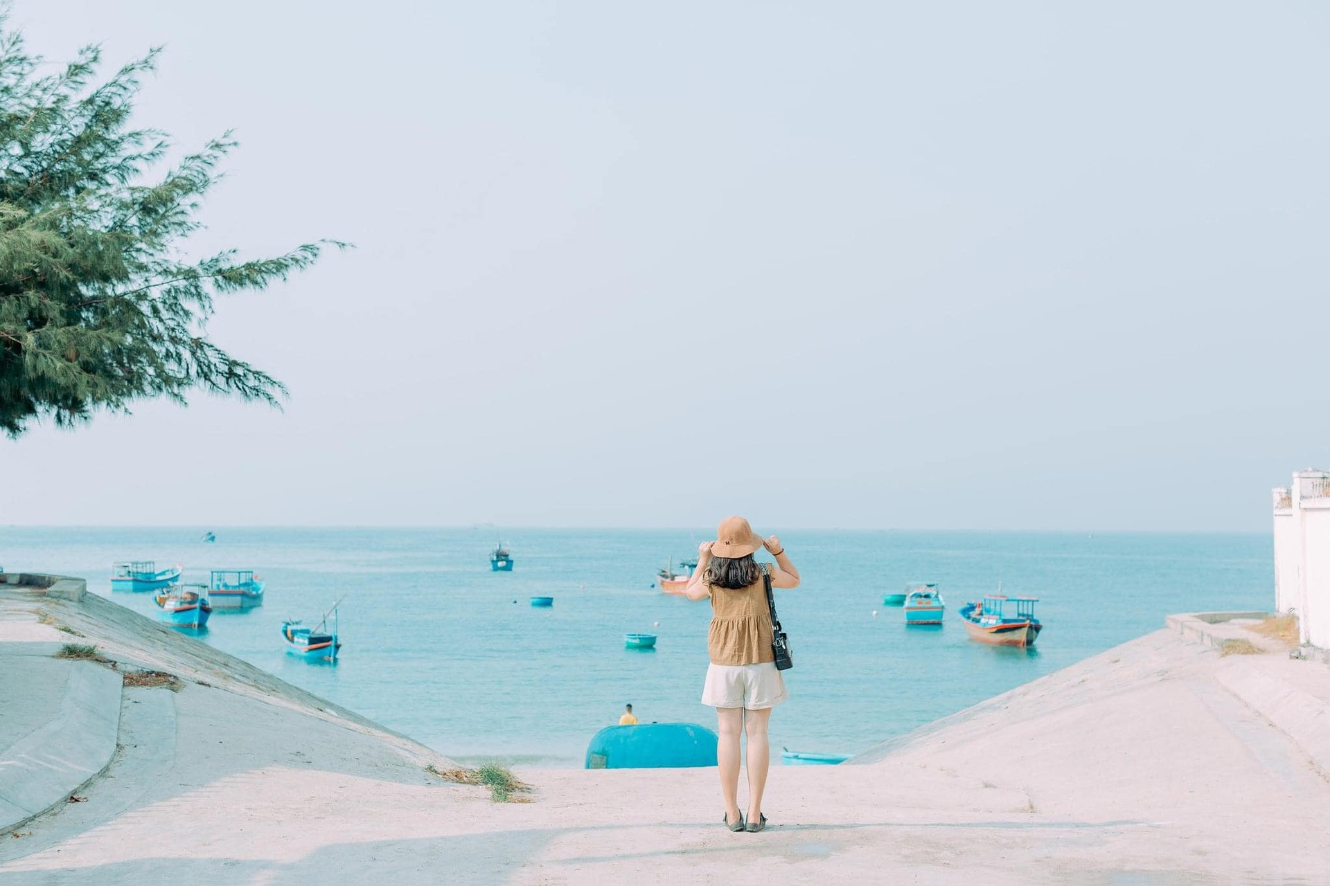 làng chài Ninh Vân   Ngọc Lệ.jpg