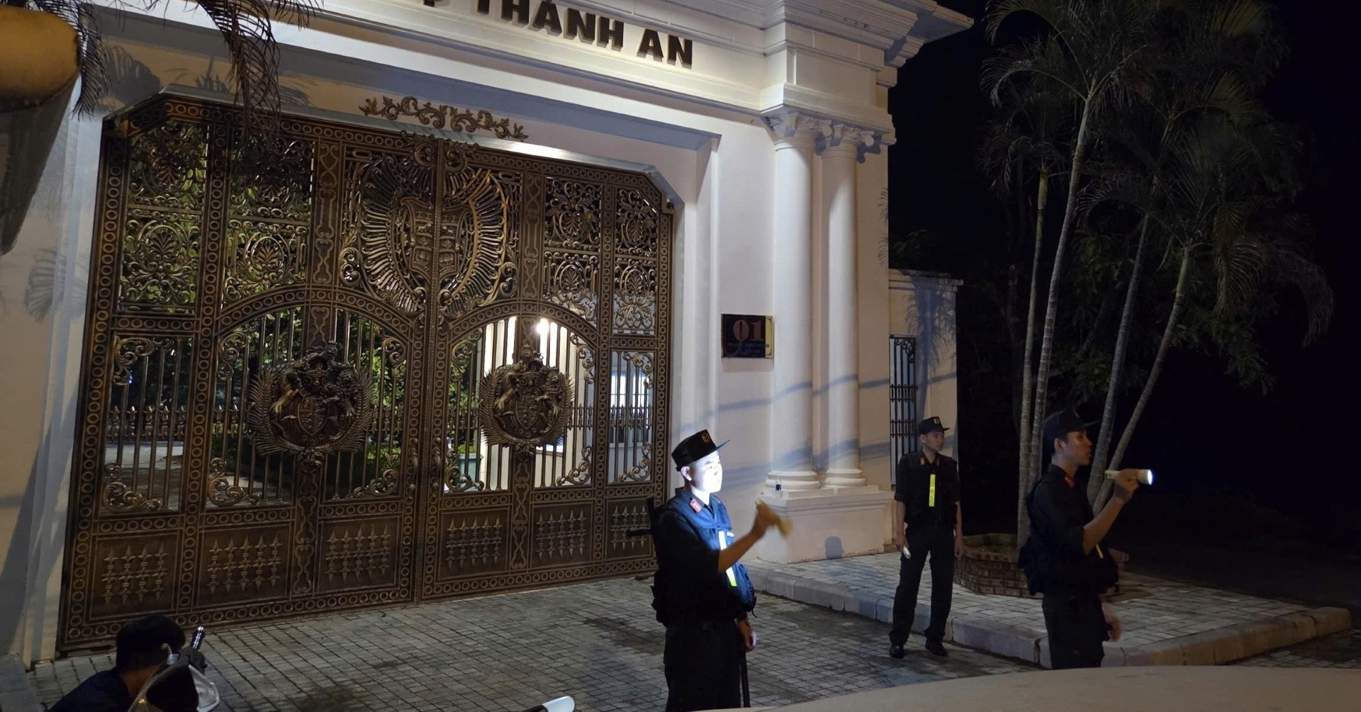 Lý do ‘bầu’ Đoan bị khám xét khẩn cấp nơi làm việc