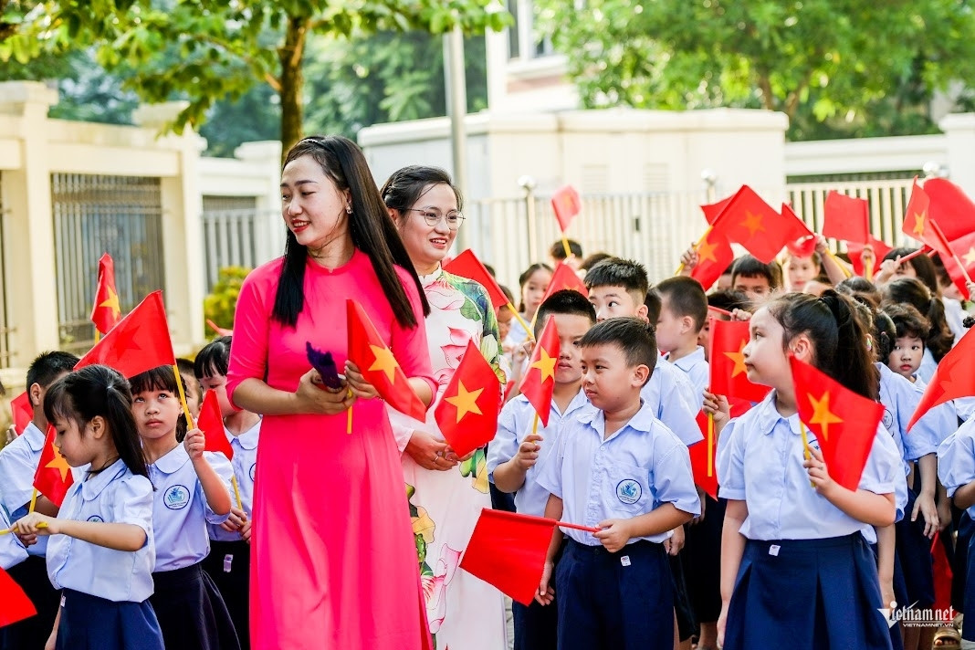 'Miễn phí sách giáo khoa là bước đi chiến lược trong phát triển giáo dục'