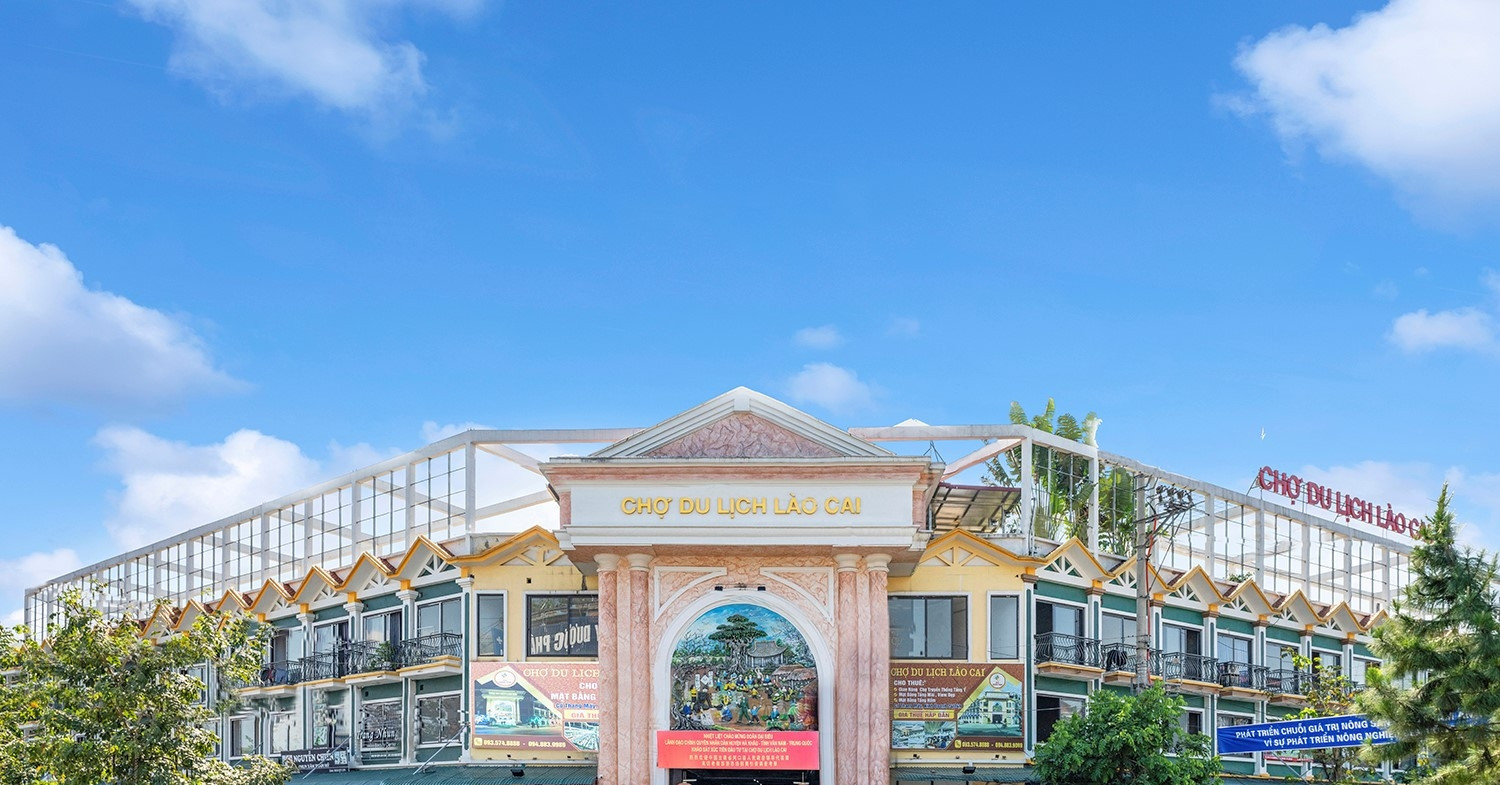 Ngân hàng rao bán khoản nợ thế chấp bằng chợ du lịch nổi tiếng ở Lào Cai