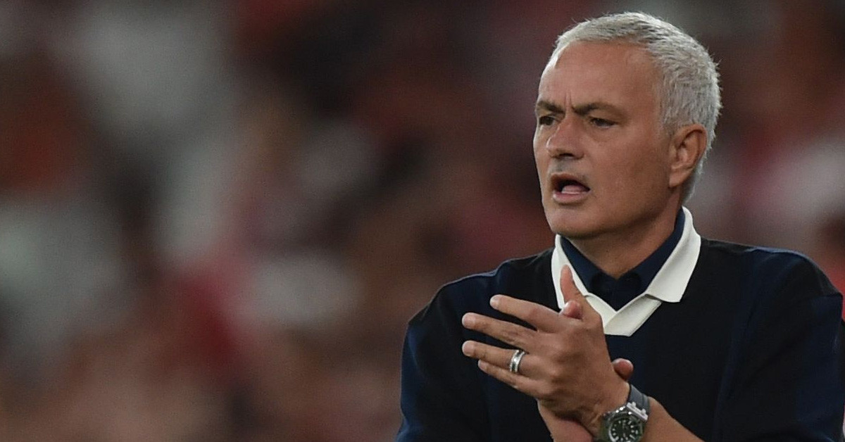 Solskjaer bị sa thải, Mourinho nguy cơ mất việc