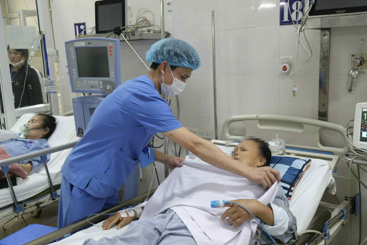 Cách nào giúp bệnh nhân đang phải chi cả trăm triệu đồng/tháng điều trị ung thư?