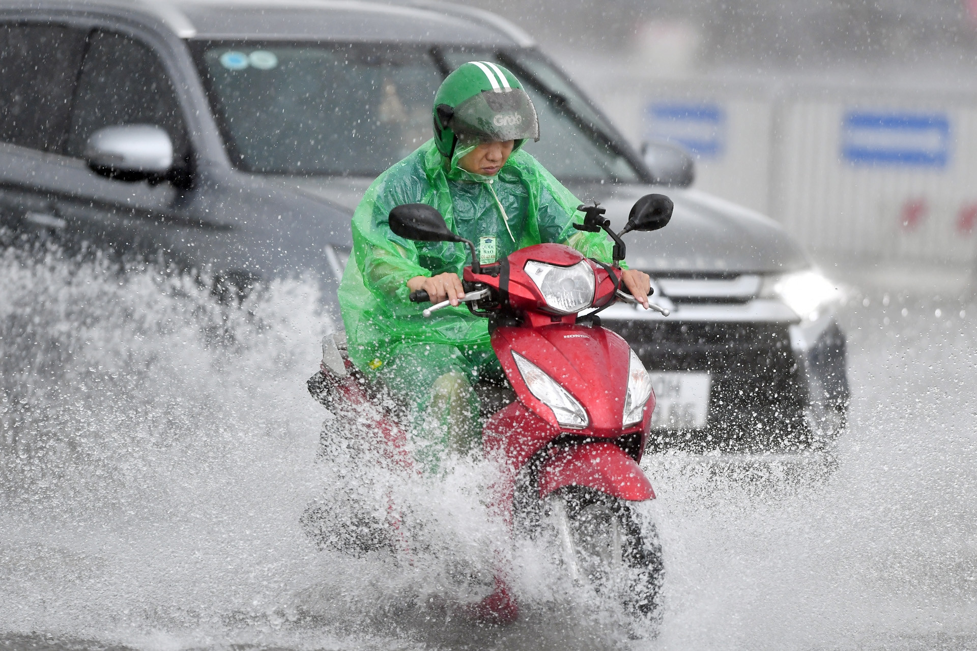 Tin mới về áp thấp nhiệt đới: Sắp thành bão số 6, miền Bắc- Trung Bộ mưa lớn dữ dội