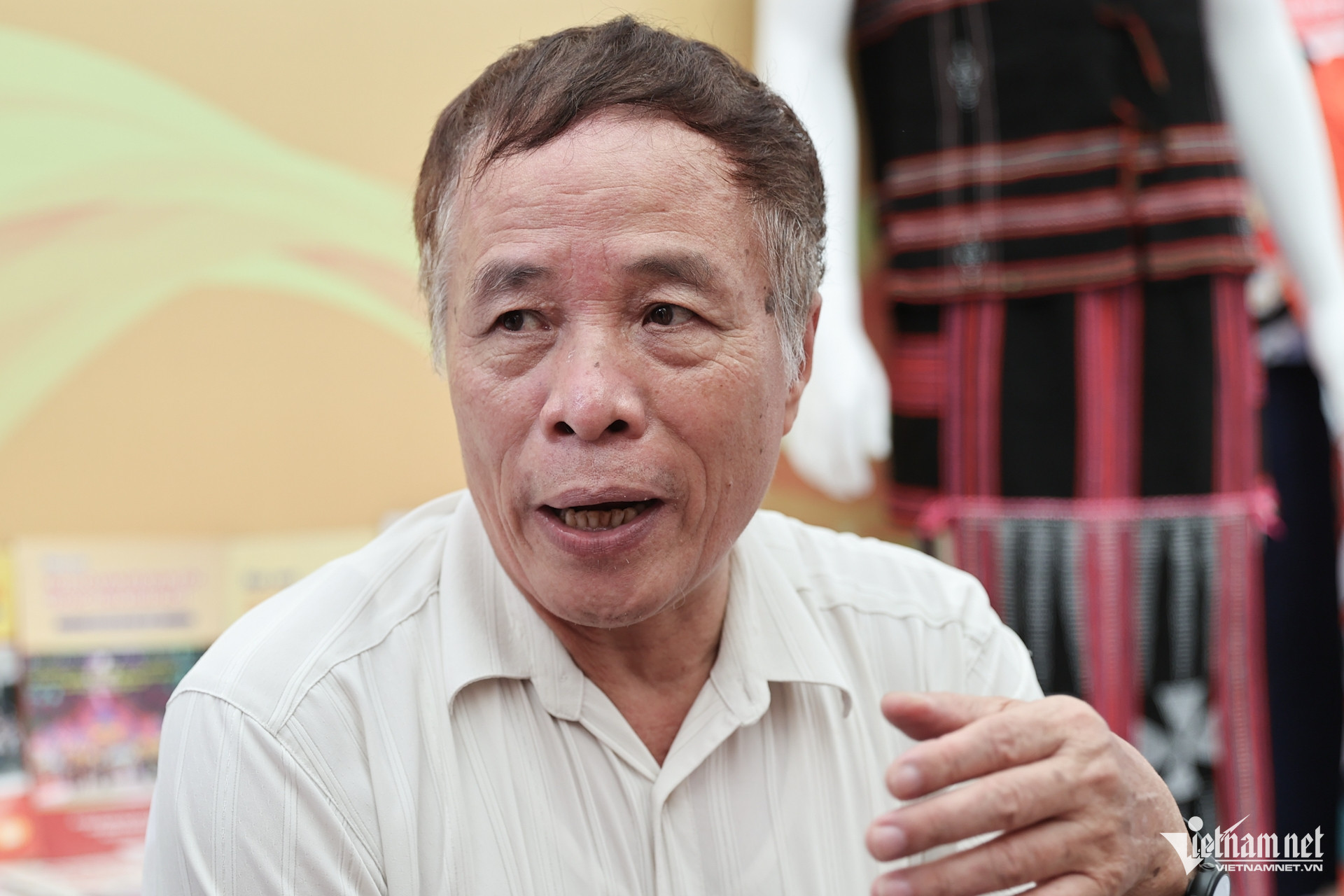 W-Ong Son.jpg