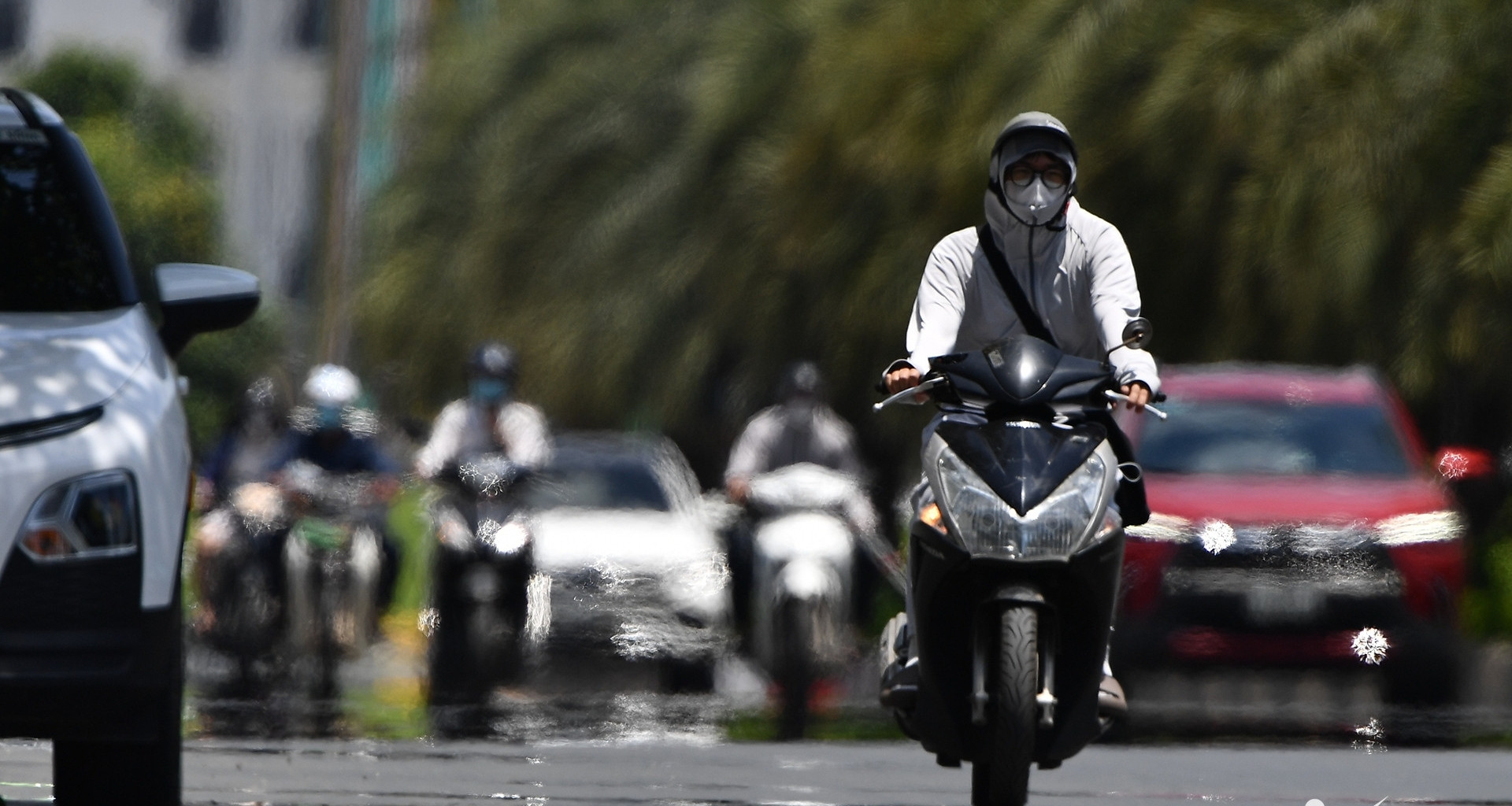 Dự báo thời tiết 4/8/2025: Miền Bắc nắng nóng đến &amp;apos;nghẹt thở&amp;apos;, từ tối mưa giông