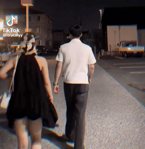 chồng đi Nhật quay video bế cô gái lạ