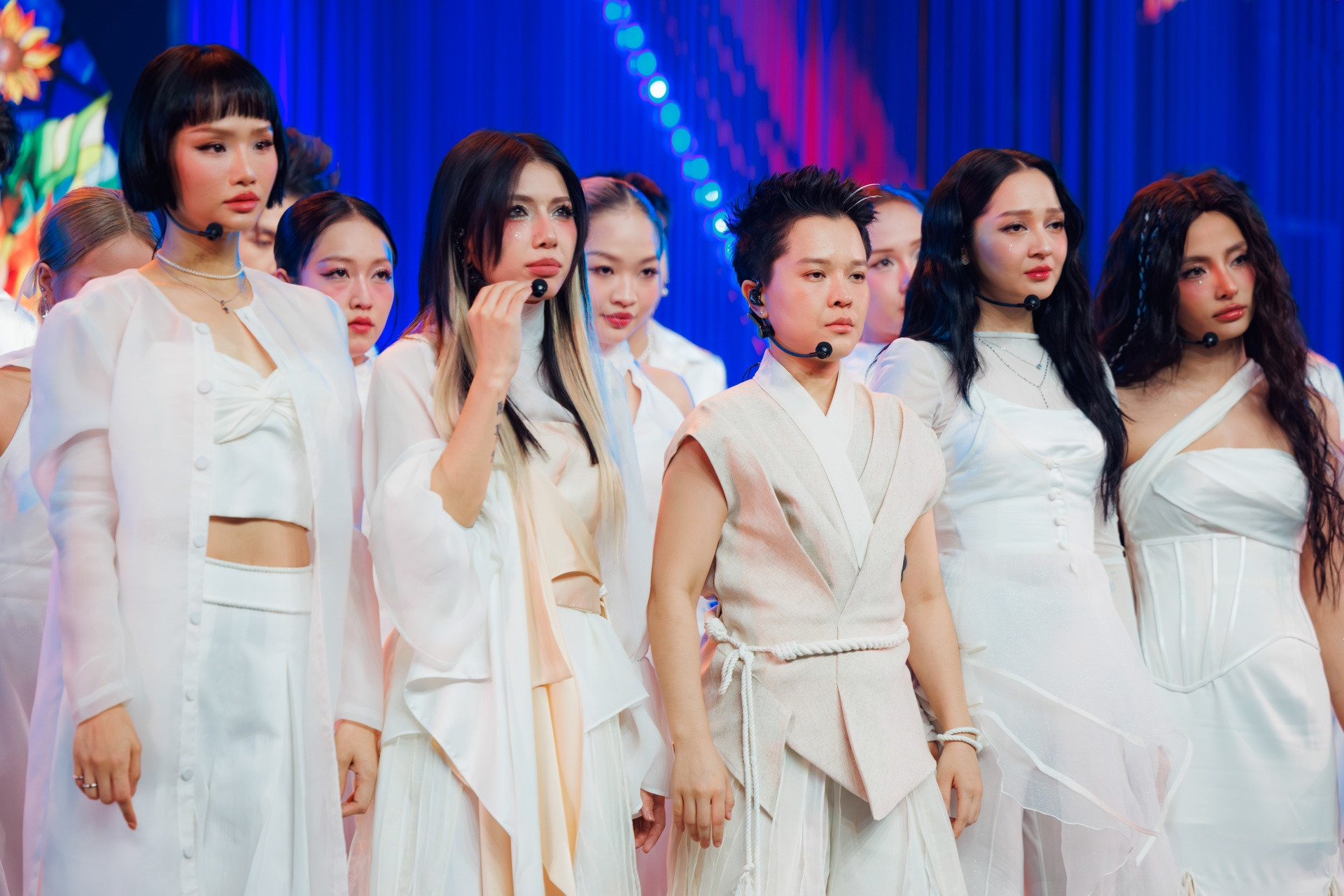 Lắm Lúc (13).jpg