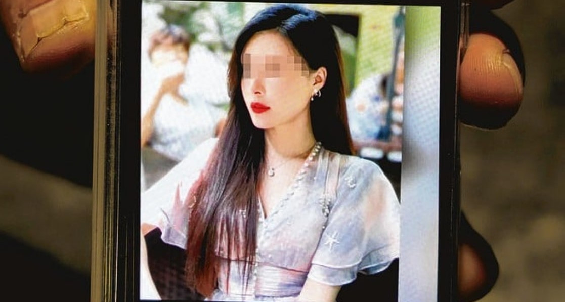Ông chú 60 tuổi mất hơn 3 tỷ đồng, không còn nhà cửa vì tin ‘vợ’ quen qua mạng Ông chú 60 tuổi mất hơn 3 tỷ đồng, không còn nhà cửa vì tin ‘vợ’ quen qua mạng