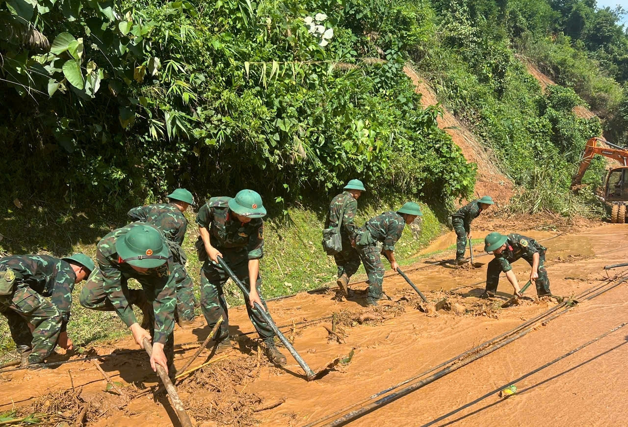Sẵn sàng hỗ trợ bằng đường không, khắc phục hậu quả mưa lũ ở Sơn La, Điện Biên, Nghệ An