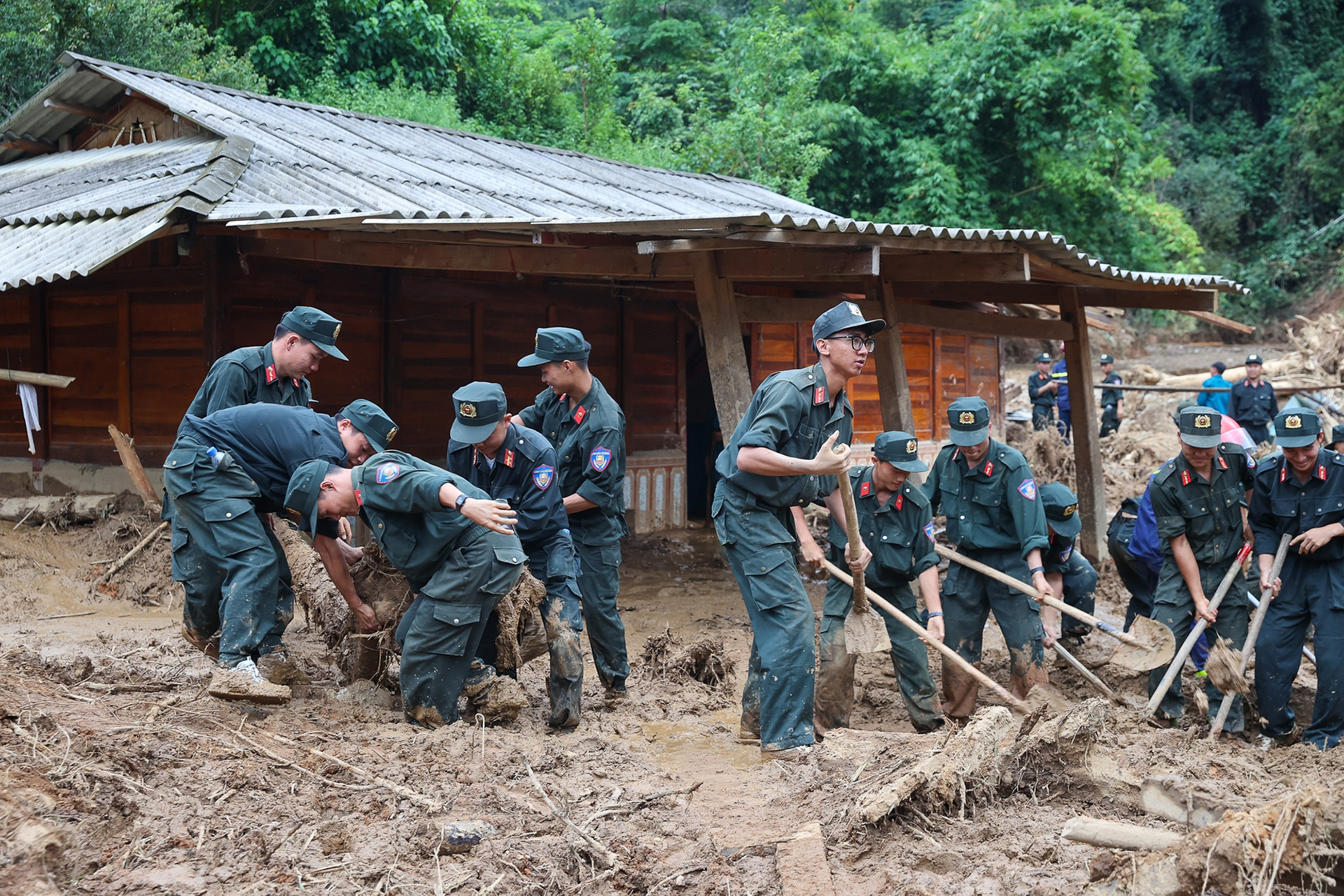 Tổng Bí thư Tô Lâm: Đảm bảo người dân ảnh hưởng mưa lũ có chỗ ở, không đói rét