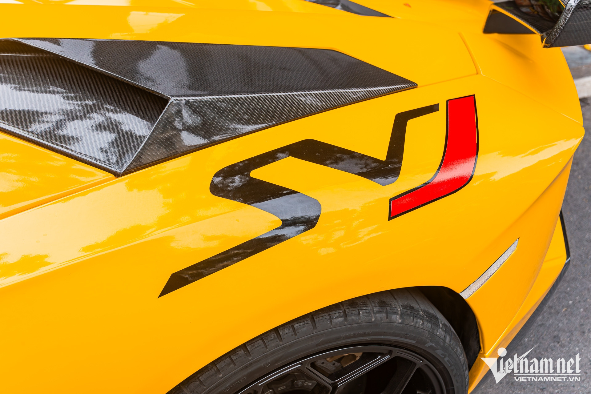 W-aventador tu quy 11.jpg