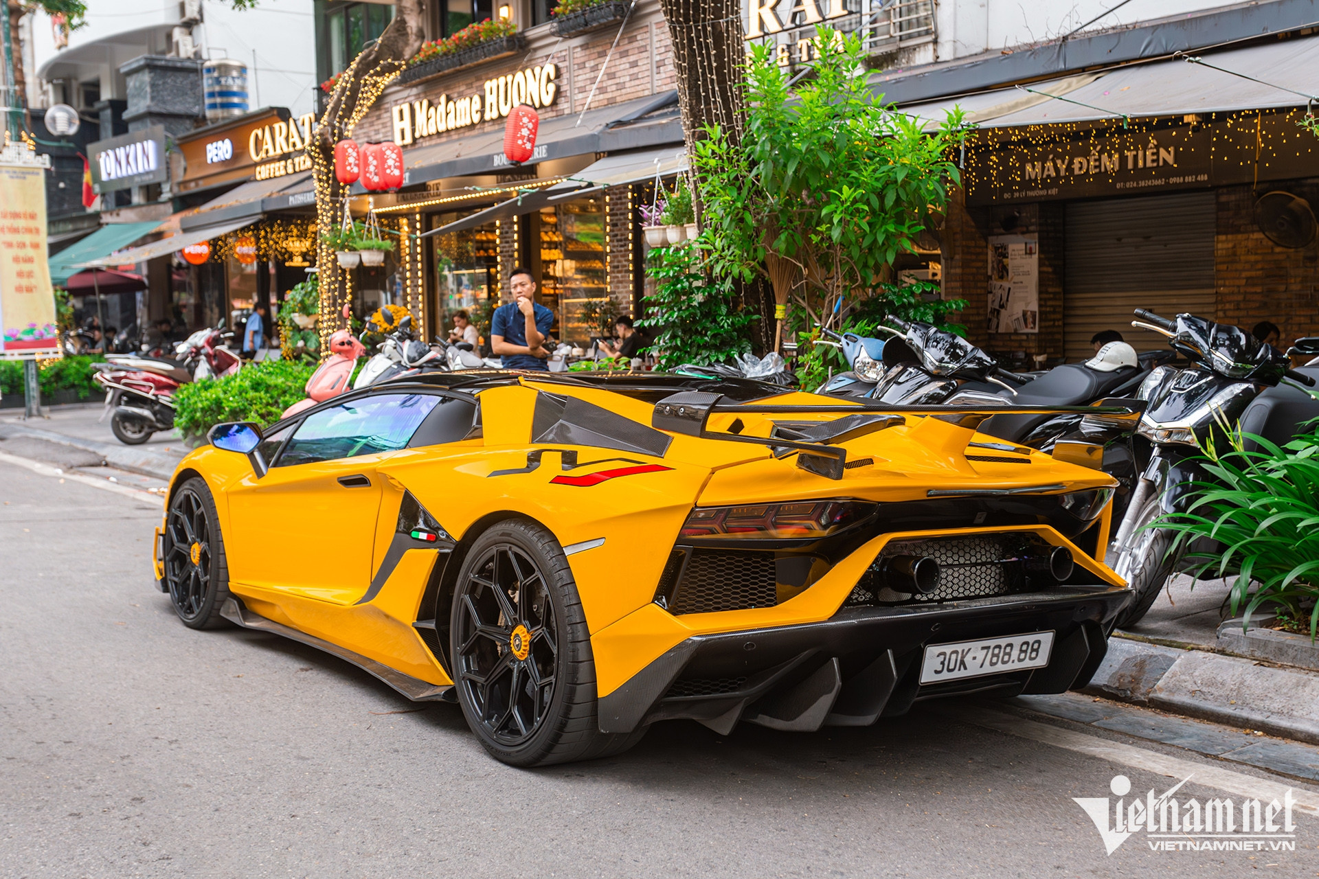 W-aventador tu quy 2.jpg
