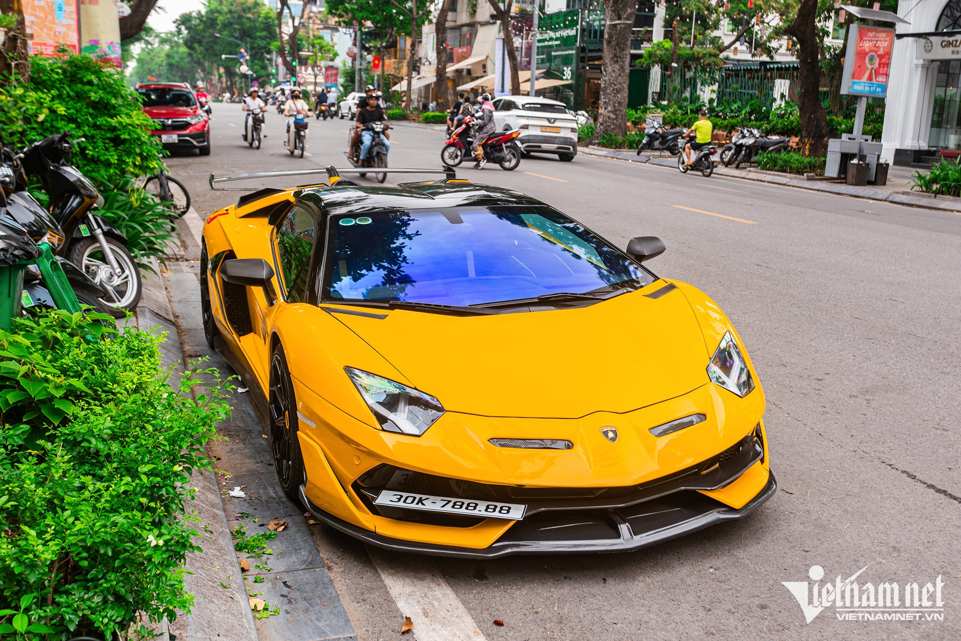 W-aventador tu quy 3.jpg