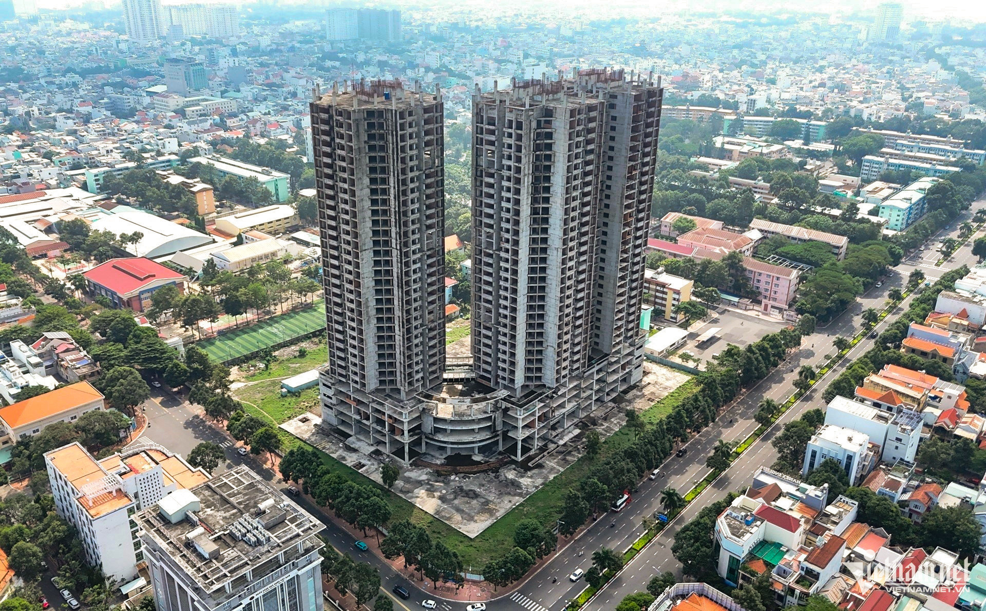 w can canh toa nha hh1 cao 32 tang o tphcm bi thanh trajpg 3309.jpg