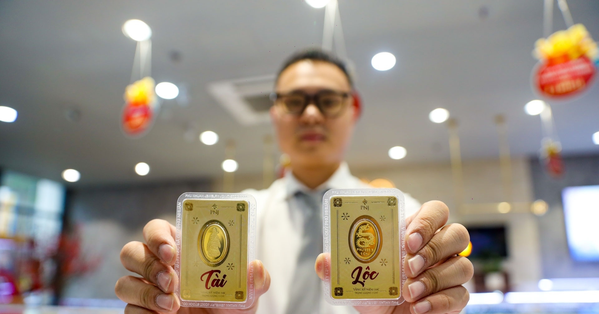 Giá vàng hôm nay 31/8/2025: SJC tăng dữ dội, lên đỉnh cao khó tin 130,6 triệu