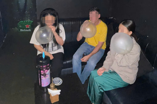 Bản tin cuối ngày 29/8: Triệt phá 2 đường dây buôn bán khí 'bóng cười' ở TPHCM