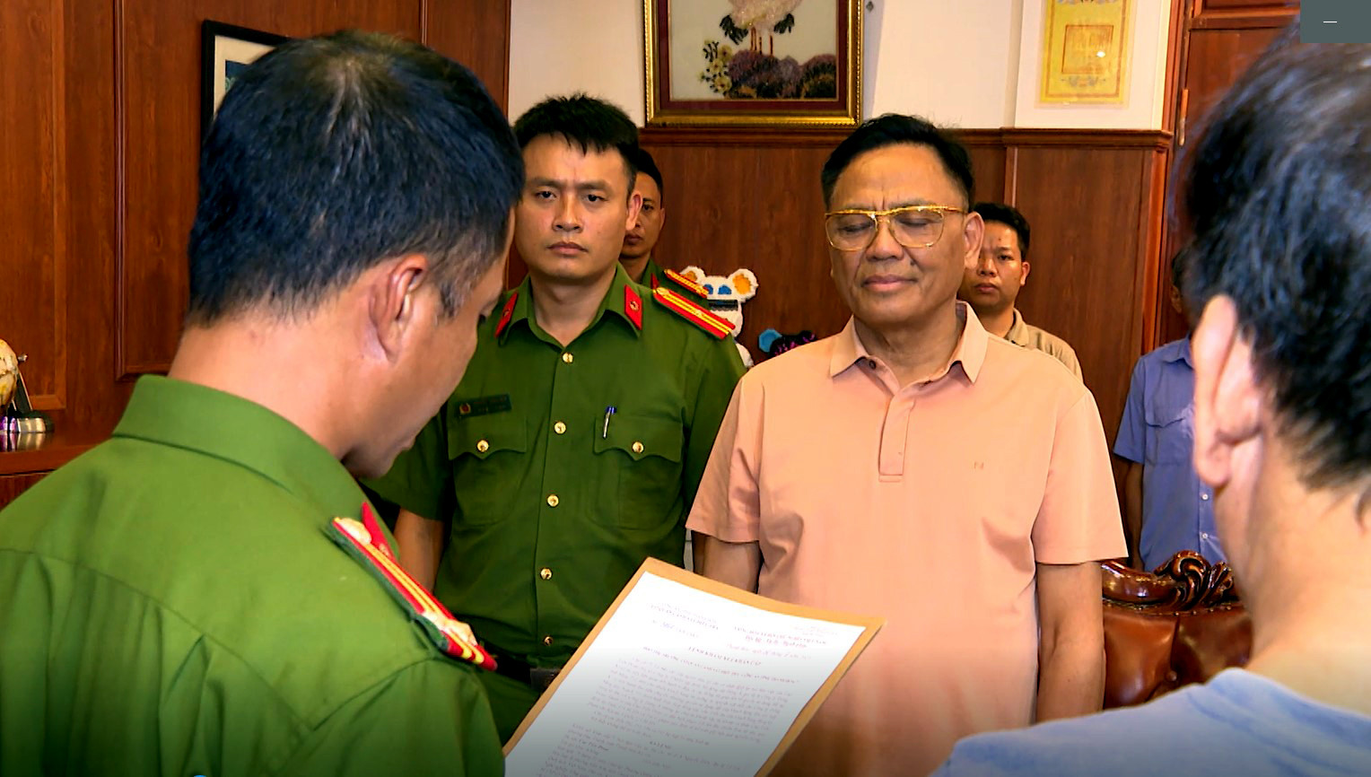 b2Khám xét, bắt khẩn cấp .jpg