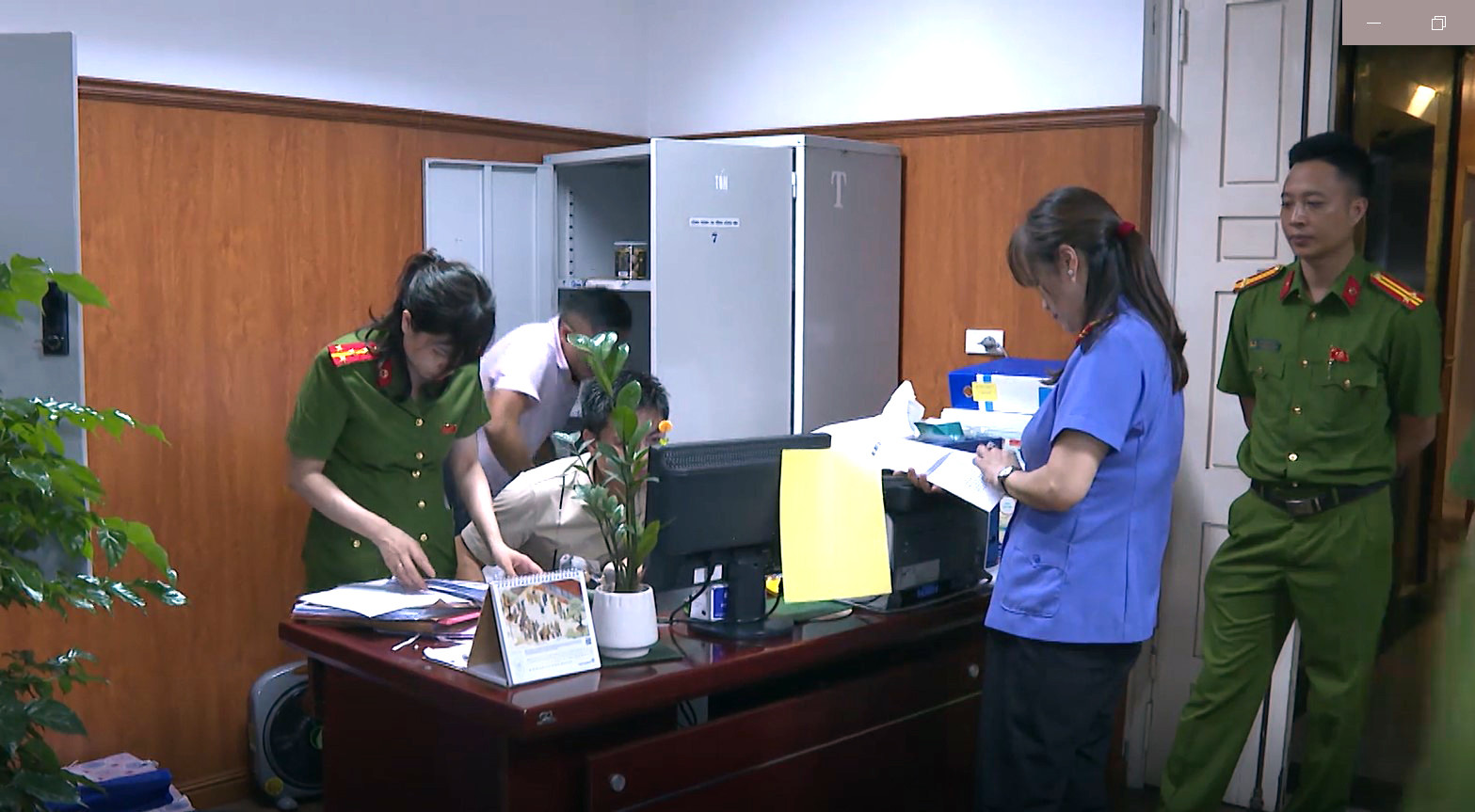 b6Khám xét, bắt khẩn cấp .jpg