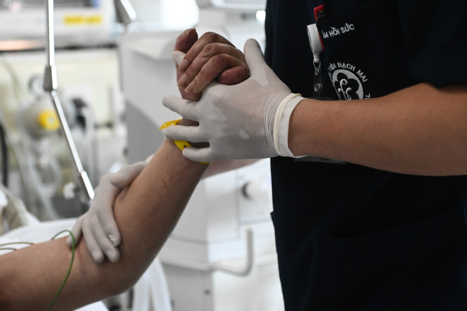 Cứu chàng trai 23 tuổi cận kề 'cửa tử' sau sự cố khi đang làm việc