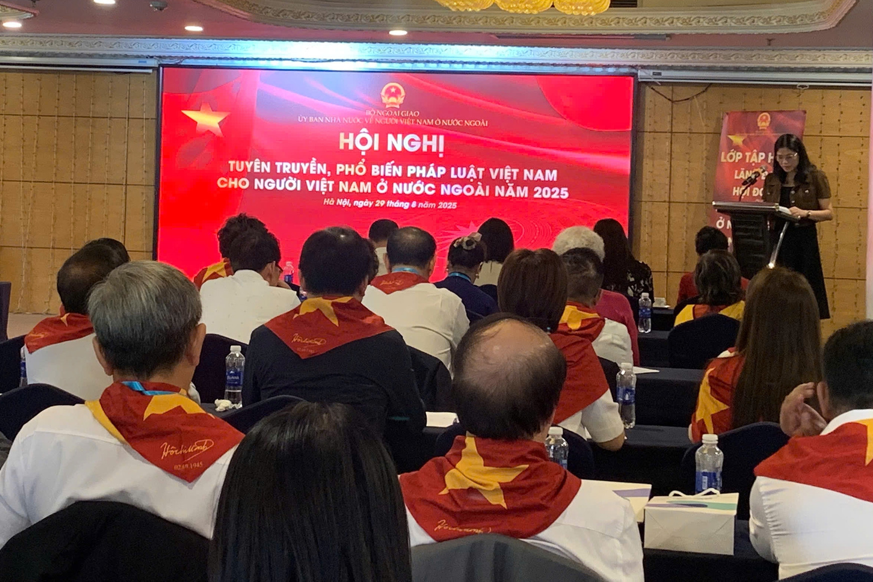 Hội nghị tuyên truyền, phổ biến pháp luật cho người Việt Nam ở nước ngoài