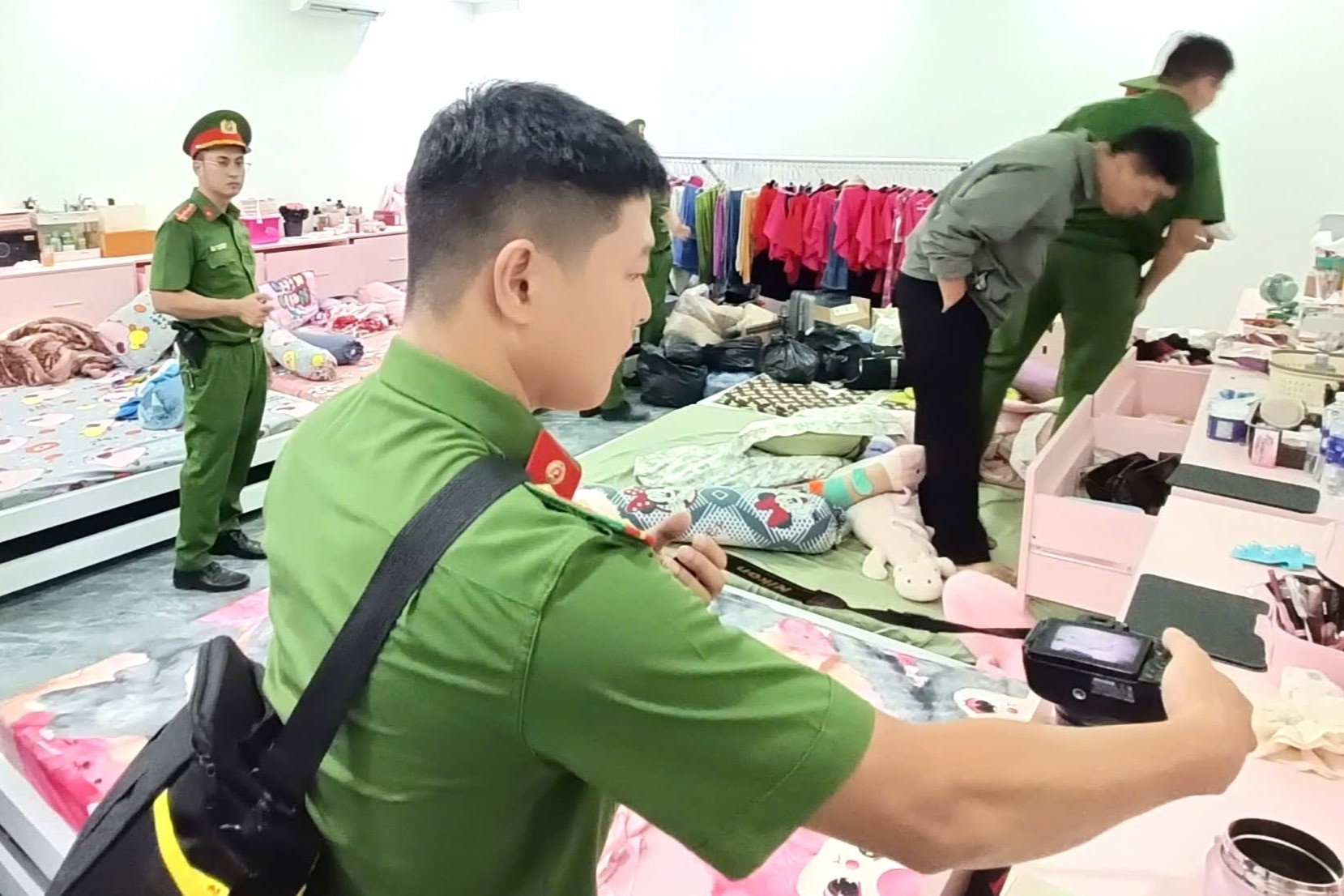 Danh tính 5 người tổ chức mua dâm ở quán karaoke, giá 1 triệu đồng/lượt