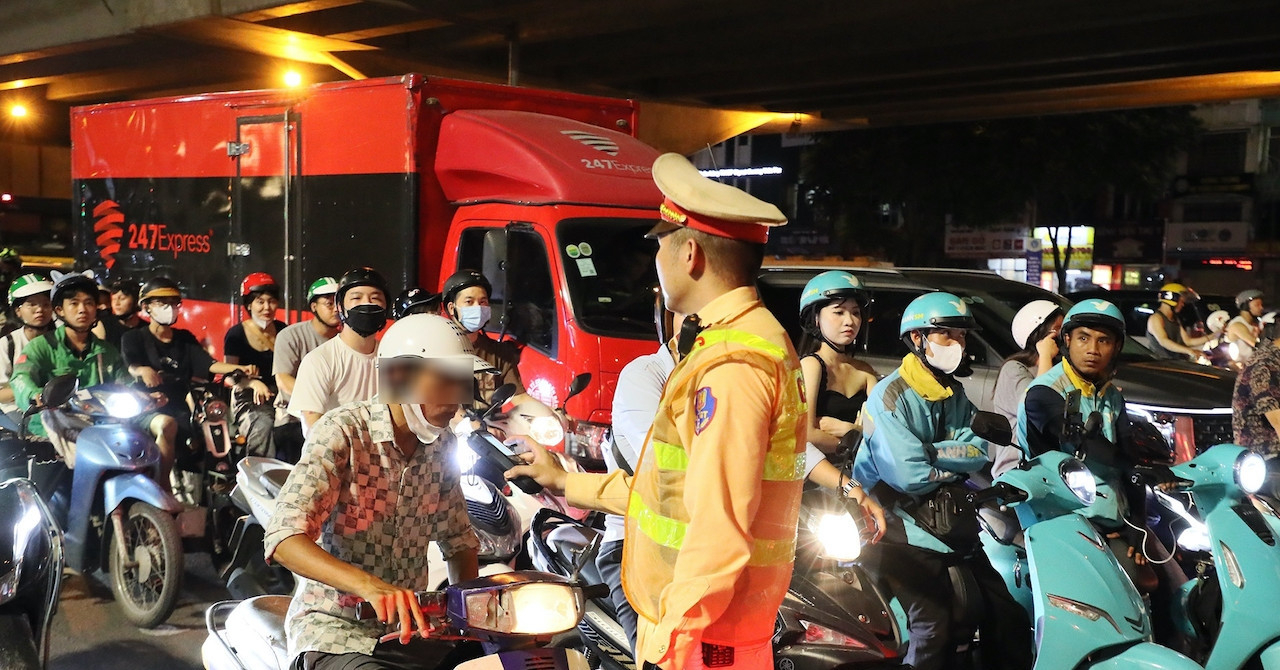 Ngày đầu nghỉ lễ: Hơn 8.200 trường hợp vi phạm giao thông, phạt &amp;apos;nóng&amp;apos; 18 tỷ đồng