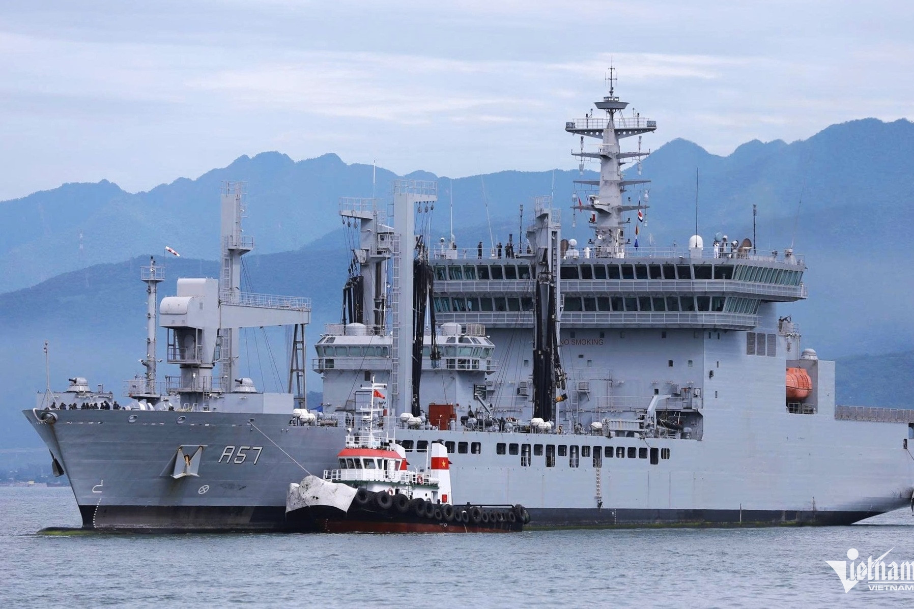 Tàu quân sự nước ngoài được nới số lần đến thăm Việt Nam