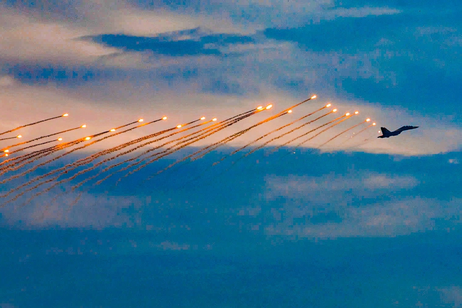 Trực thăng, tiêm kích uy lực trên bầu trời Ba Đình