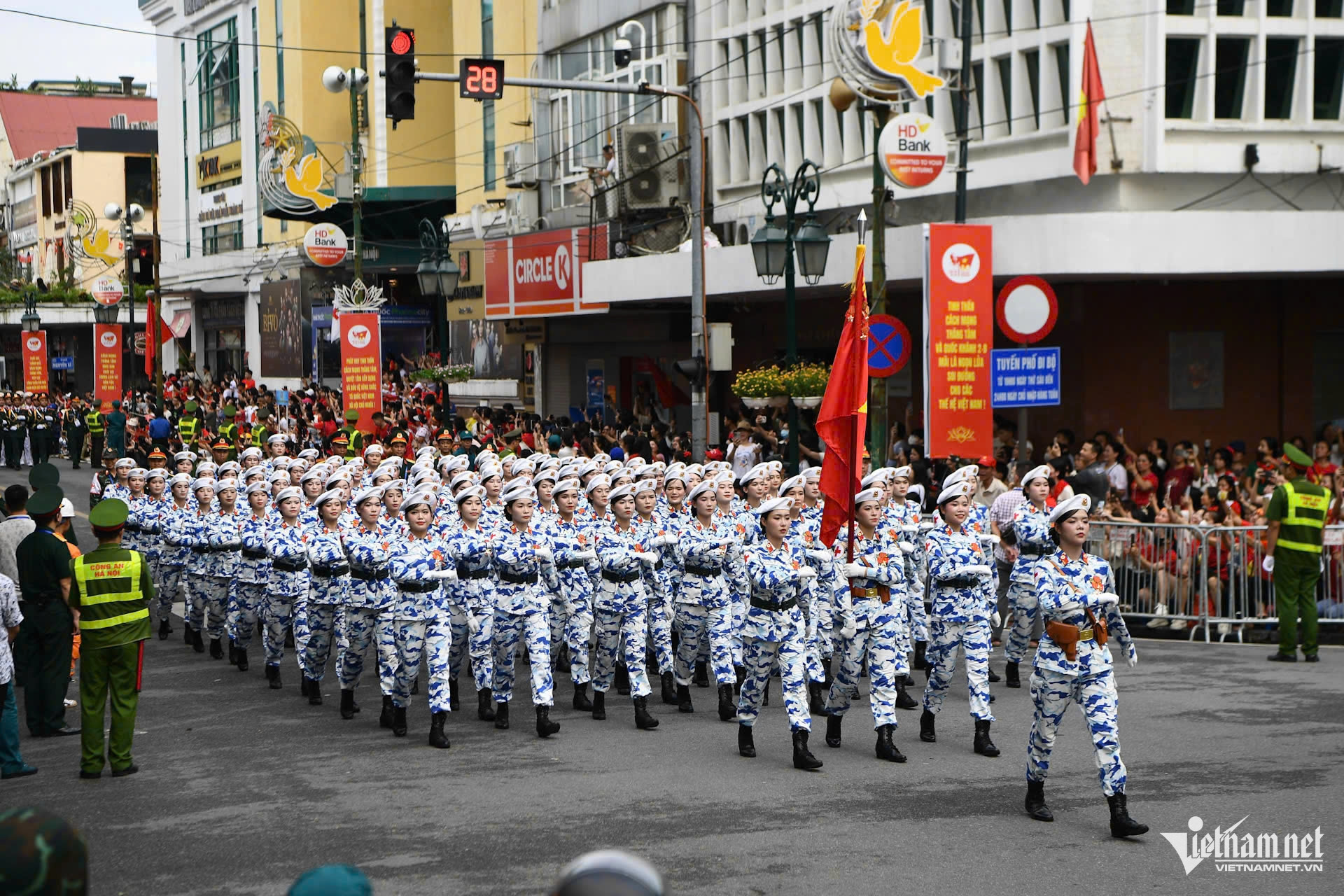 W-mốc 8h303.jpg