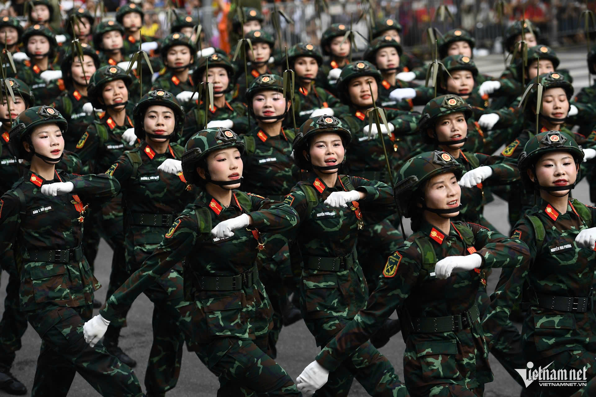 W-mốc 8h305.jpg