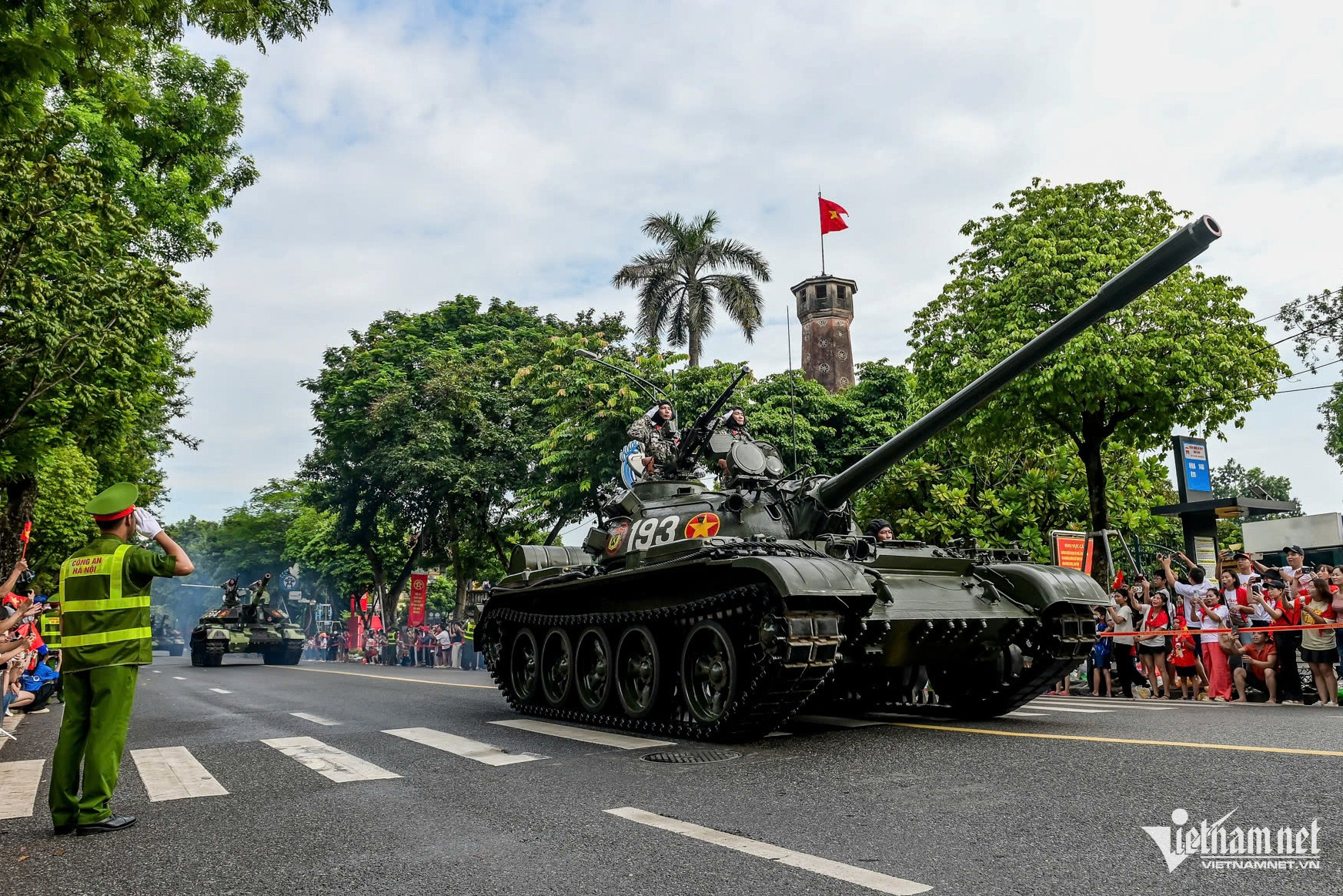 W-xe tăng.jpg