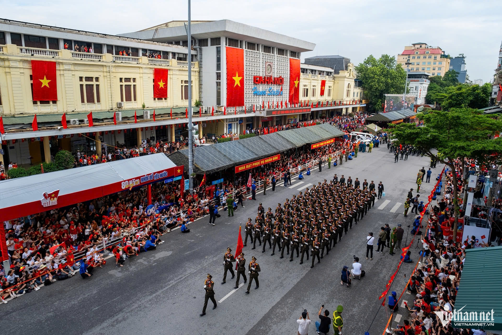 lê duẩn3.jpg
