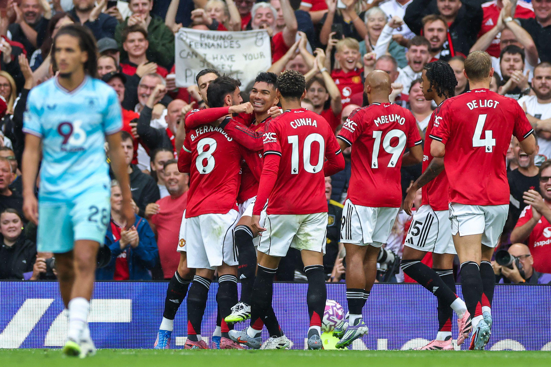 Alamy - MU Burnley 3 2.jpg