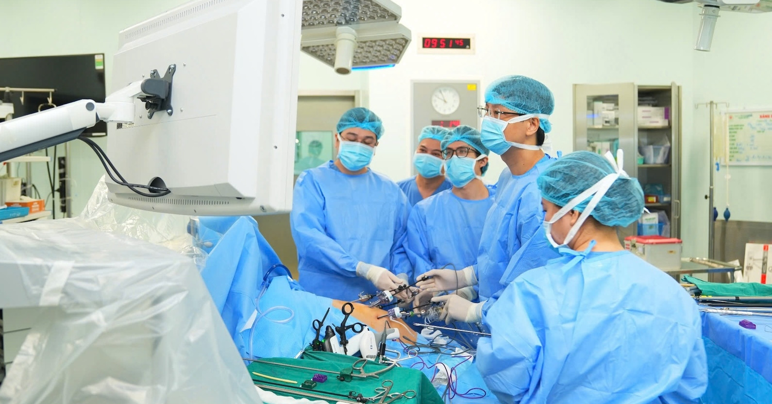 Cha nguy kịch được sống tiếp nhờ một phần gan của con trai cả