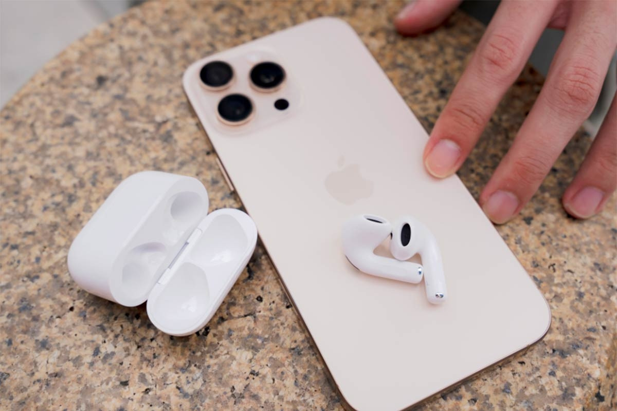 Điện thoại rẻ đến khó tin; mẫu xe máy nổi tiếng của Honda hạ giá kịch sàn