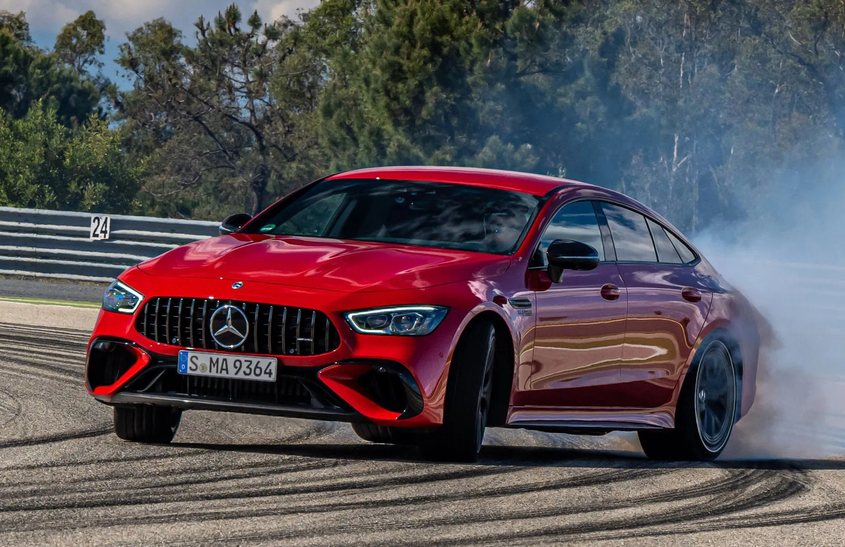 Hàng loạt hãng xe kiến nghị bãi bỏ hoặc hoãn lệnh khai tử động cơ đốt trong