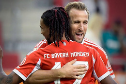 Harry Kane lập cú đúp kiến tạo, Bayern Munich thắng hú vía