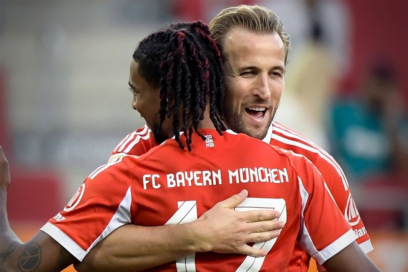 Harry Kane lập cú đúp kiến tạo, Bayern Munich thắng hú vía