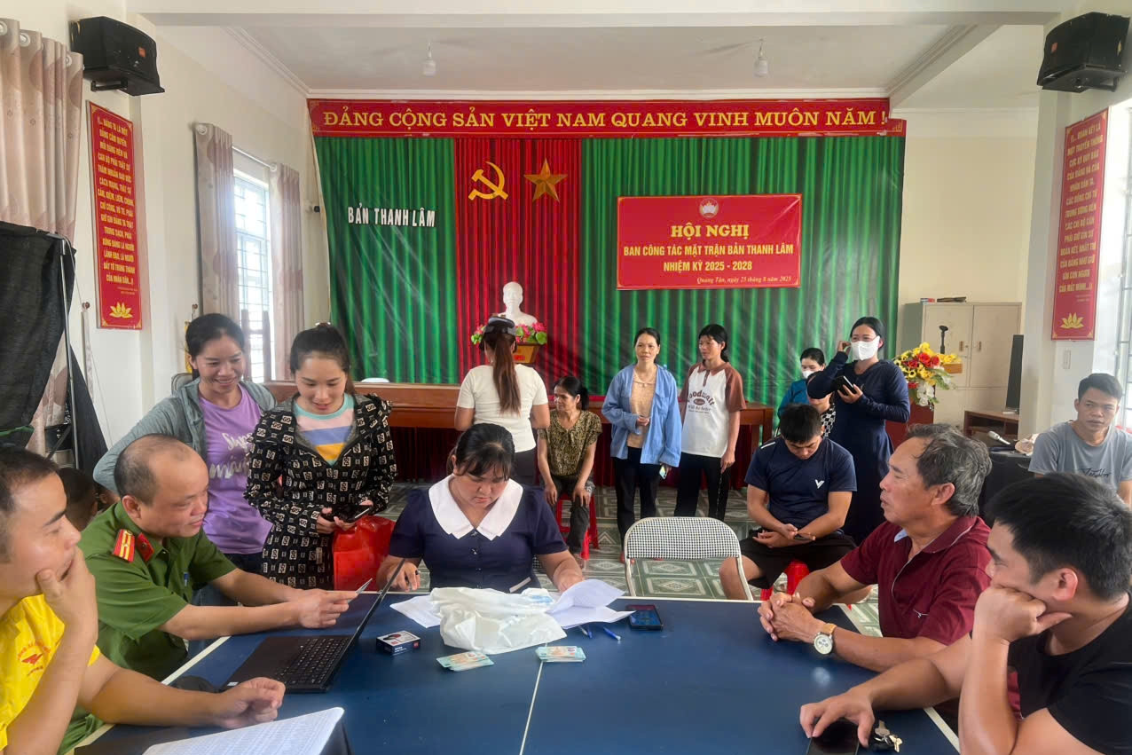 Món quà 100 nghìn đồng ấm lòng người dân vùng cao trong Tết Độc lập