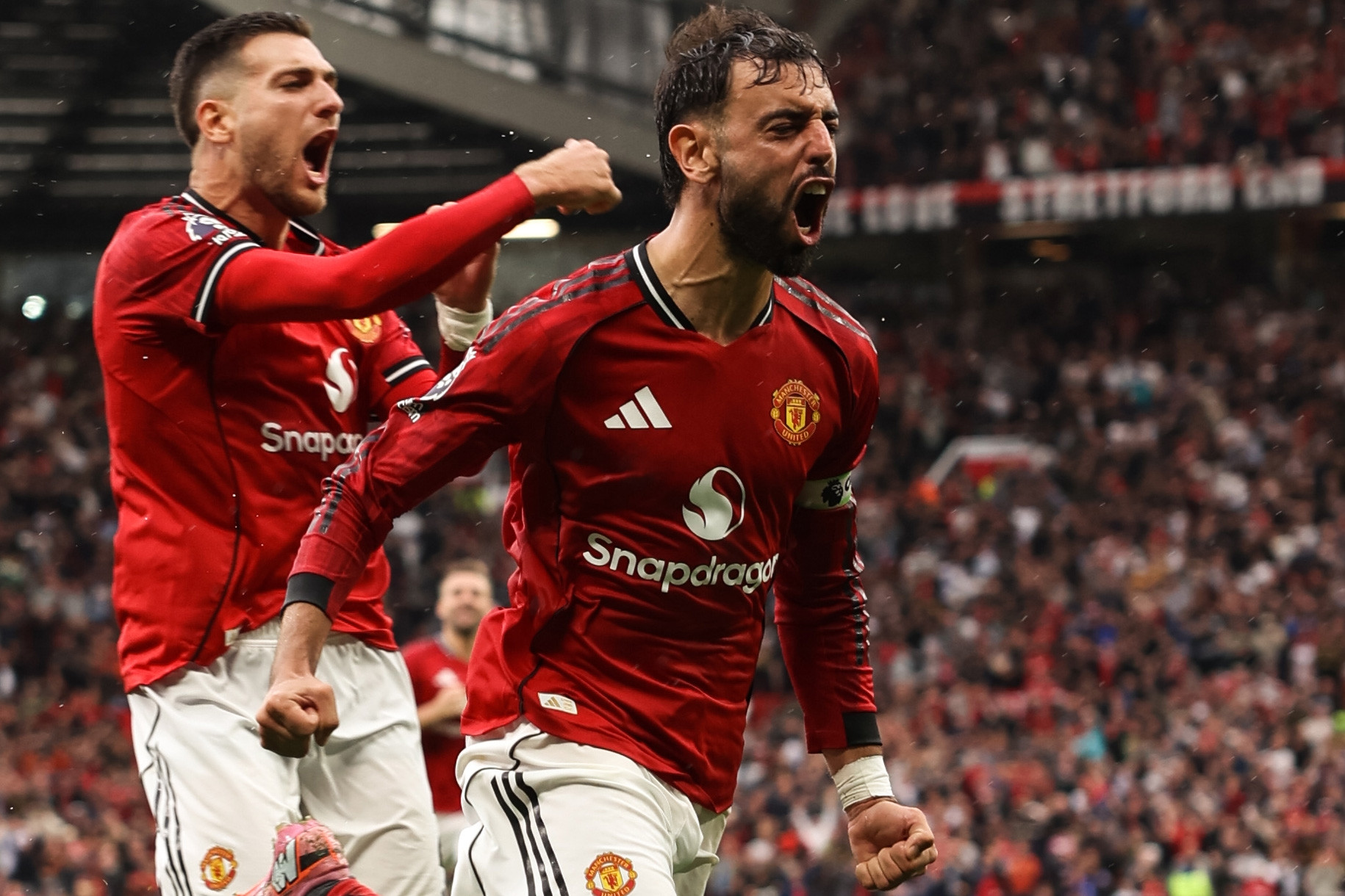 MU thắng Burnley kịch tính: Niềm vui và sự hỗn loạn vì Amorim