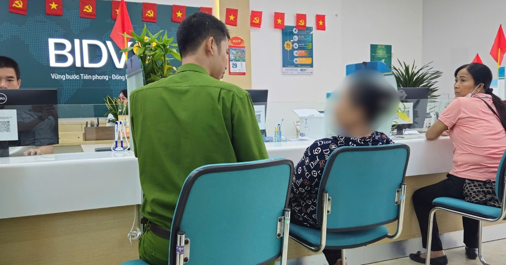 Mua hàng giá 0 đồng, người phụ nữ 61 tuổi suýt chuyển 600 triệu cho lừa đảo