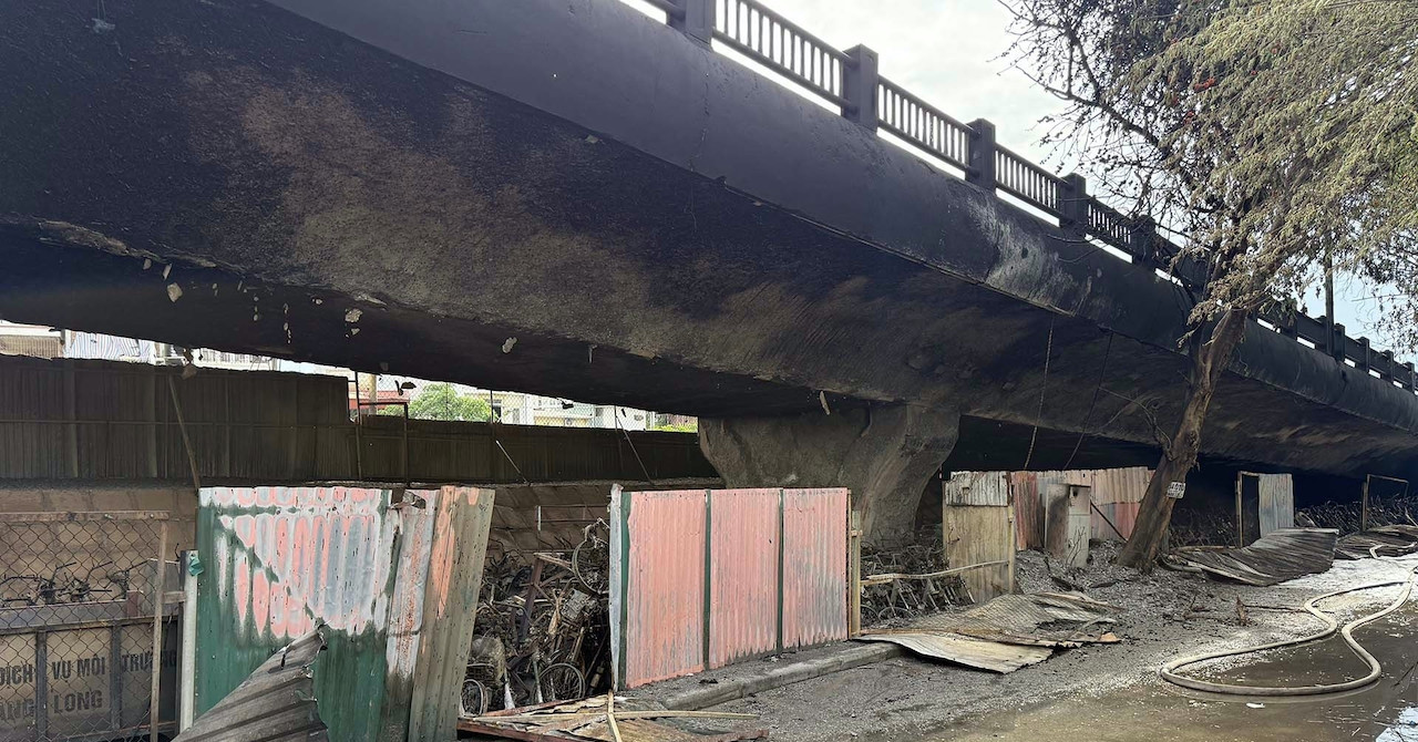 Đám cháy thiêu rụi 500 xe dưới chân cầu Vĩnh Tuy, phường ở Hà Nội báo cáo gì?