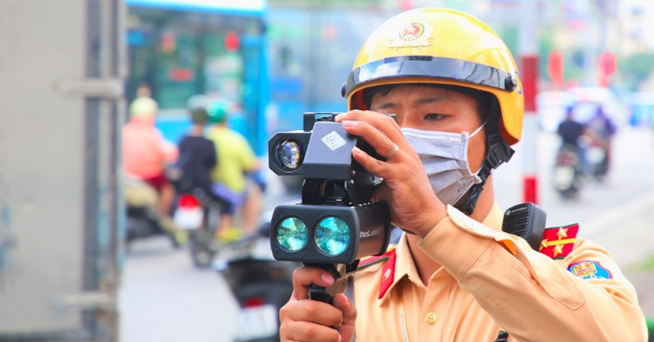 Phạt &amp;apos;nóng&amp;apos; 25,4 tỷ đồng từ hơn 9.400 trường hợp vi phạm an toàn giao thông