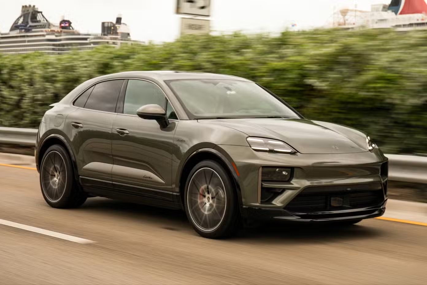 Porsche macan 2024.avif