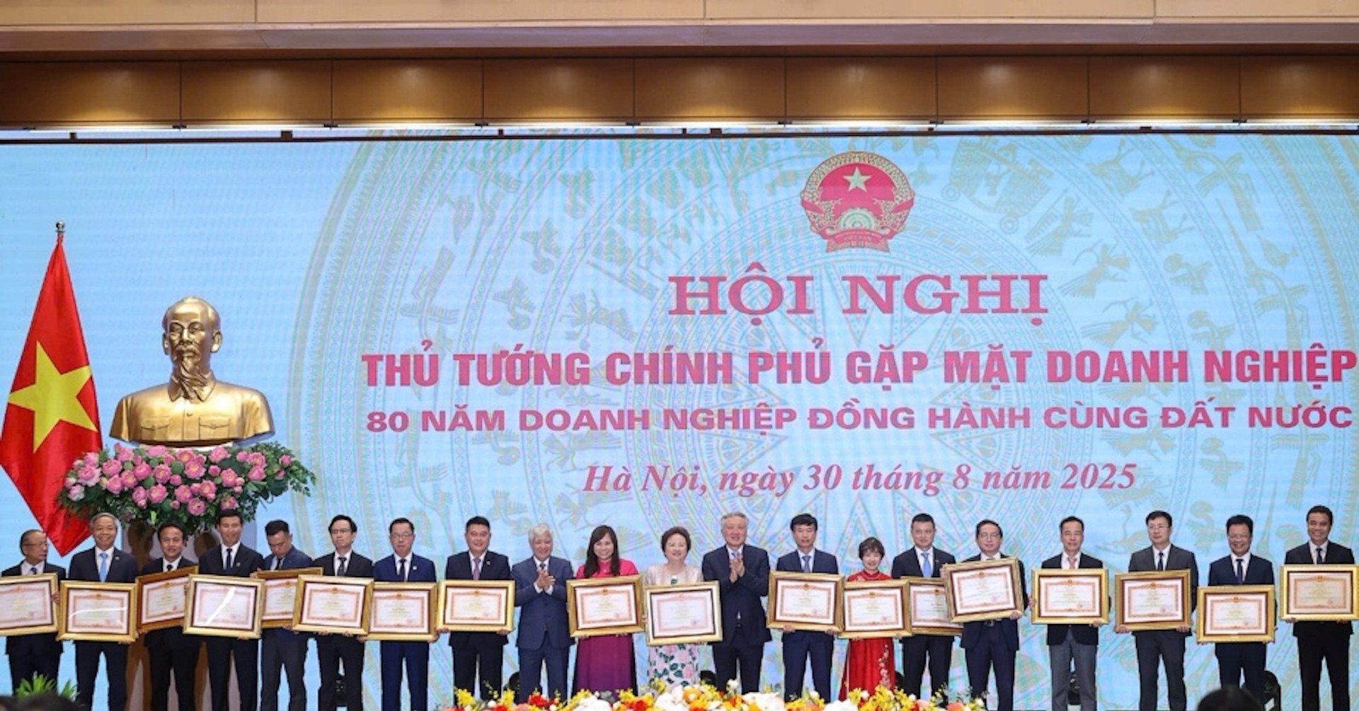 Tập đoàn CMC vinh dự đón nhận bằng khen của Thủ tướng