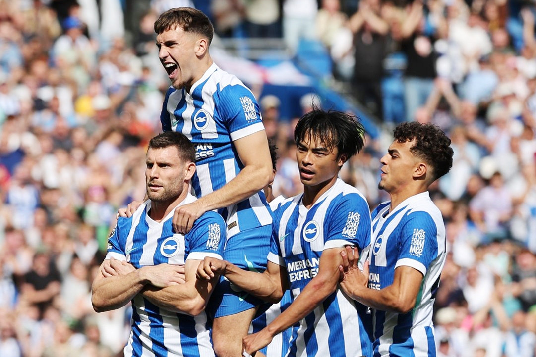 Brighton ngược dòng quật ngã Man City