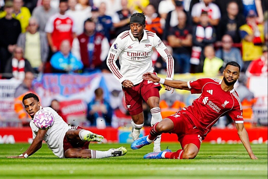 www_thesun_co_uk crop 0_8217bf.jpg