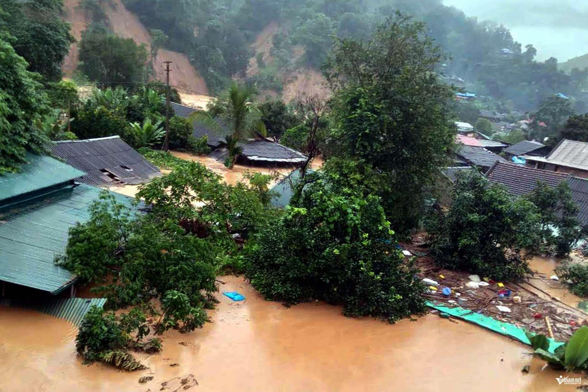 23/34 địa phương không còn nhà tạm, 3 tỉnh bị mưa lũ có thể được hỗ trợ thêm