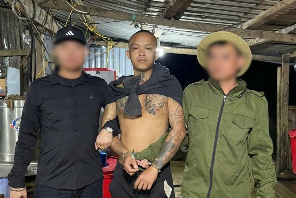 Bắt đối tượng truy nã nguy hiểm trong đường dây mua bán người