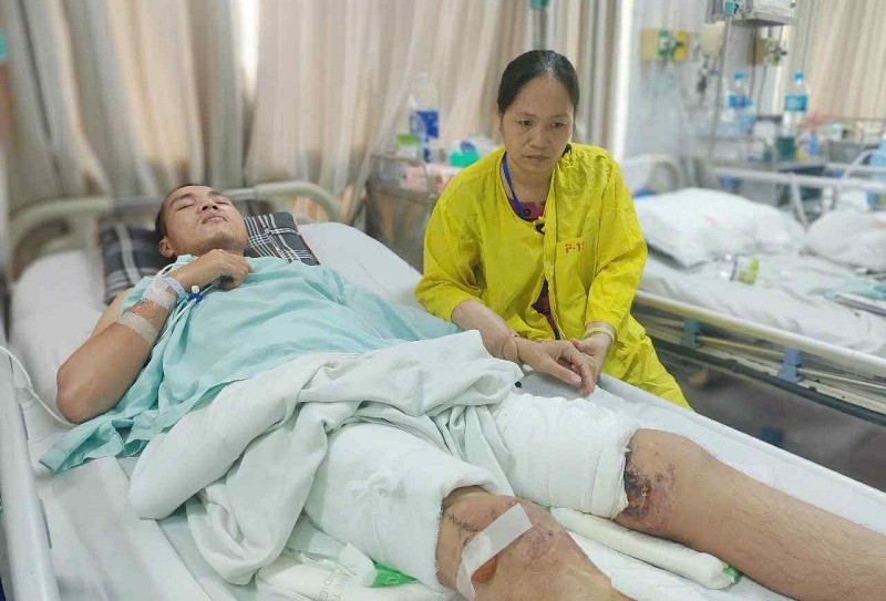 Cha tai biến, mẹ nghèo 